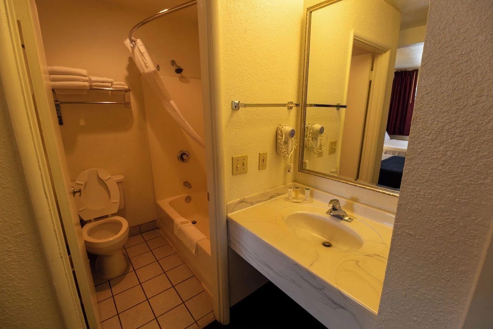 Travelodge By Wyndham Pendleton OR - photo 35