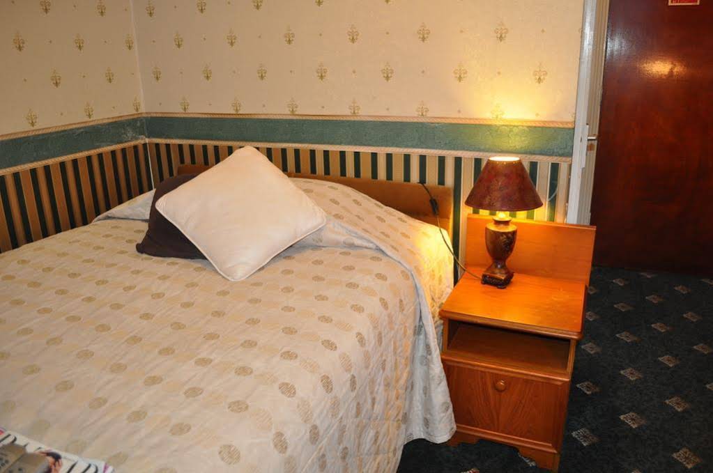 The New Guilderoy Hotel