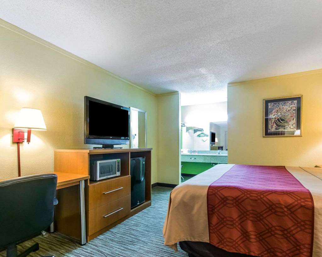 Econo Lodge Franklin South - photo 19