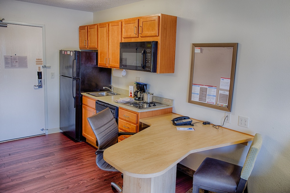Candlewood Suites Fargo N. Dakota State University by IHG - photo 41