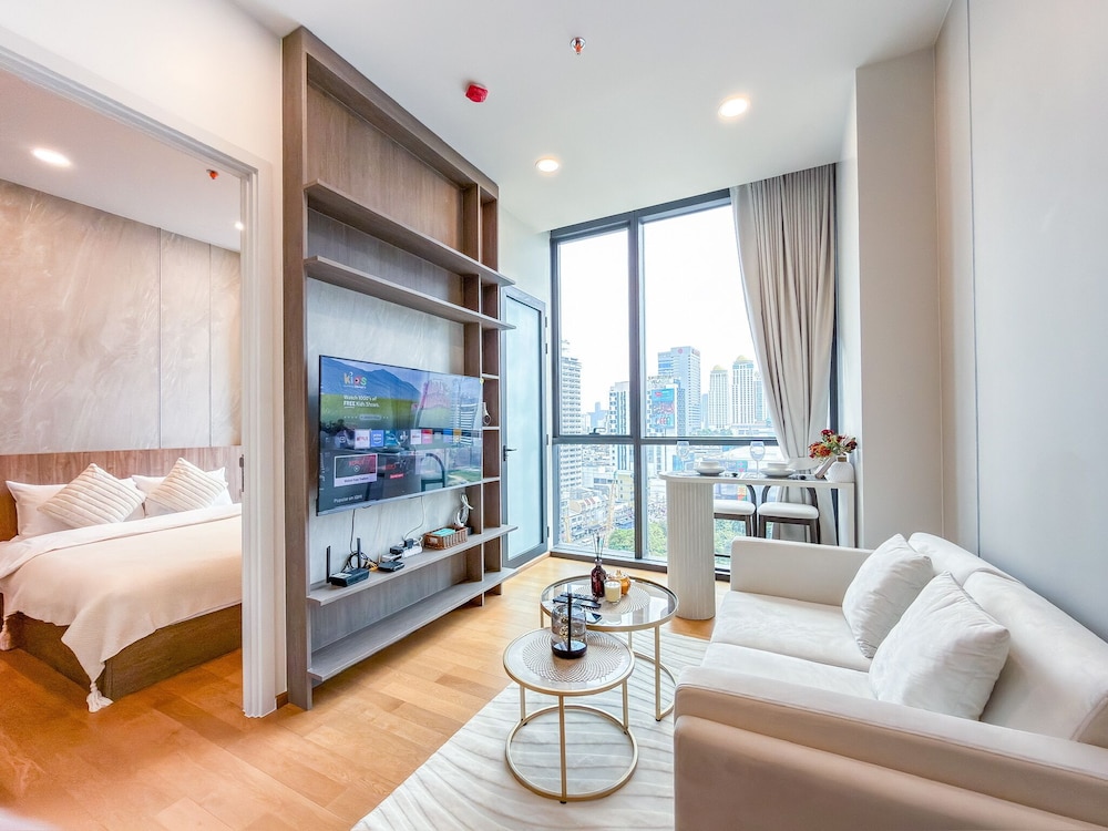Luxe City Condo in Central Bangkok