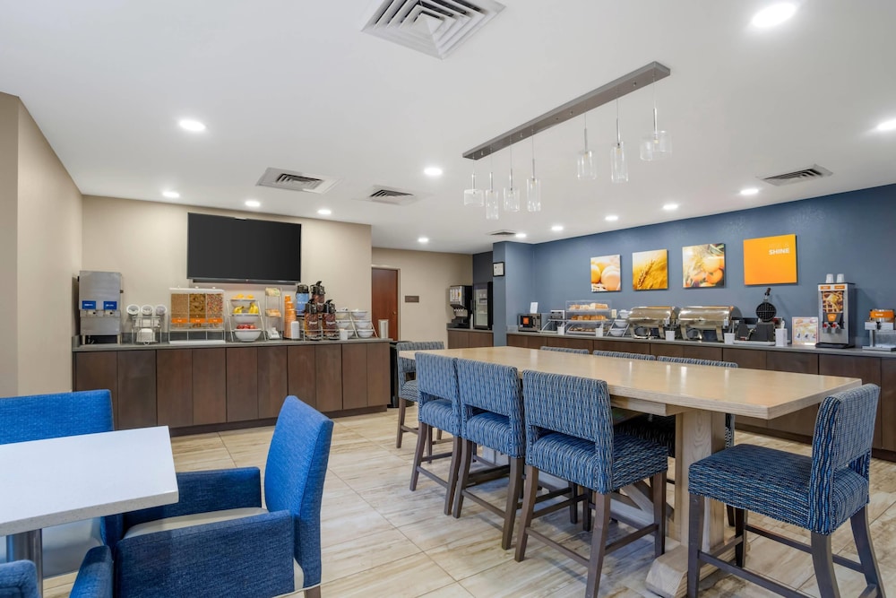 Comfort Suites near Birkdale Village Huntersville - photo 28