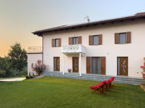 Roero Sunset — hotel in Govone