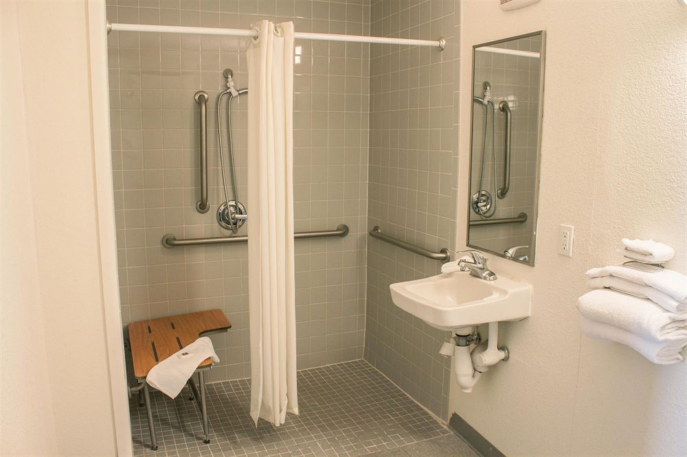 Motel 6 El Paso Central - photo 18