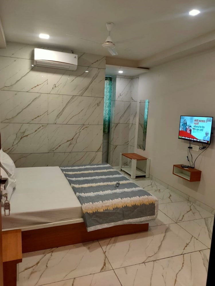 Goroomgo Janata Inn Gujarat — Vapi — photo 2