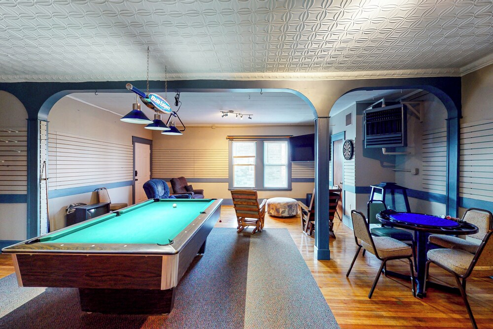 Sauna Northern Maine Base Near Snowmobile Trails — 4-Star Luxury Hotel in Madawaska, United States