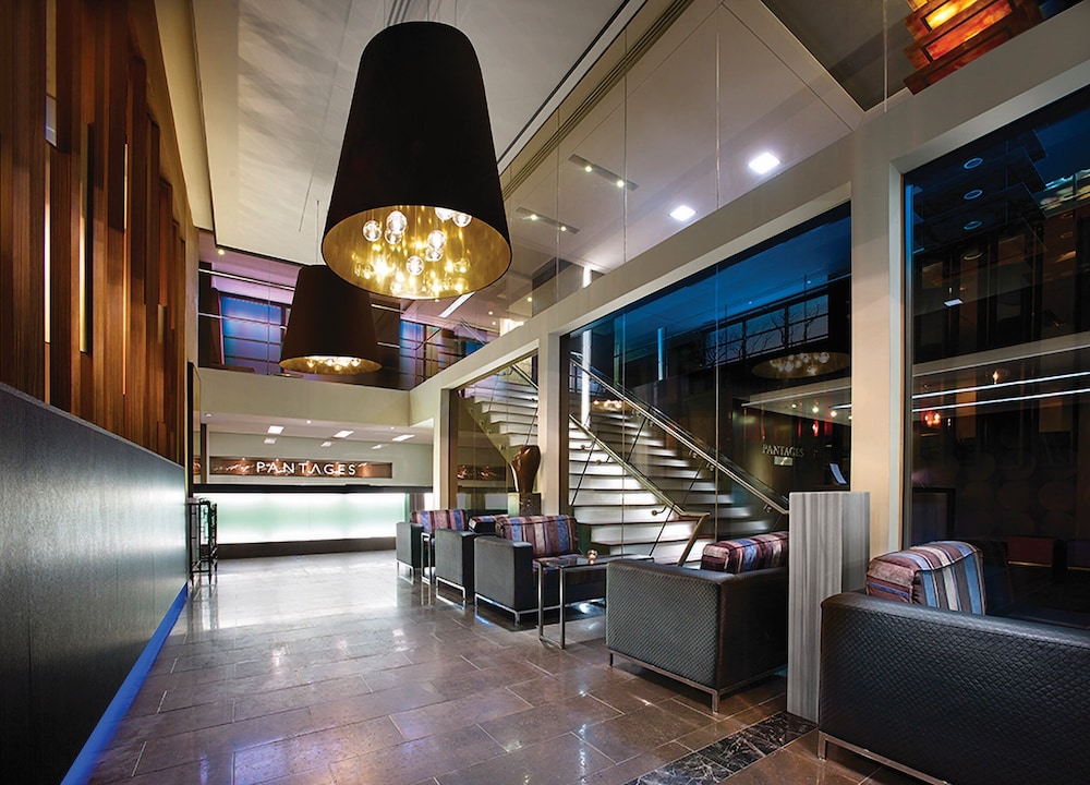 Pantages Hotel Toronto Centre