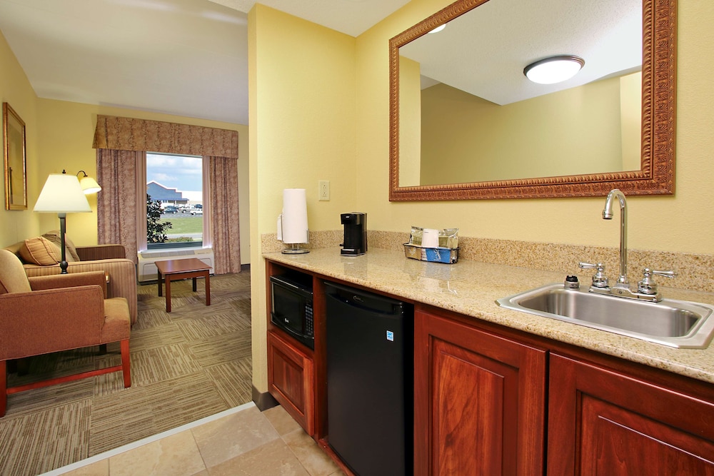 Hampton Inn & Suites Madisonville - photo 15
