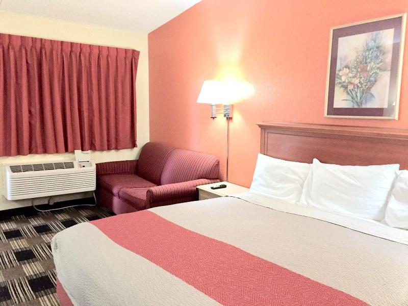 Red Carpet Inn Great Lakes - photo 9