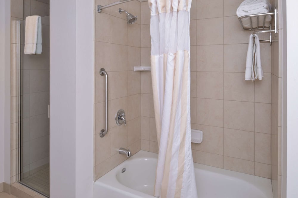 Hilton Garden Inn Yuma Pivot Point - photo 25