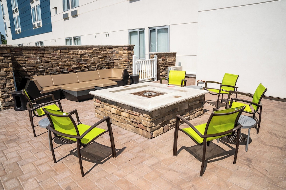 SpringHill Suites by Marriott Woodbridge - photo 29