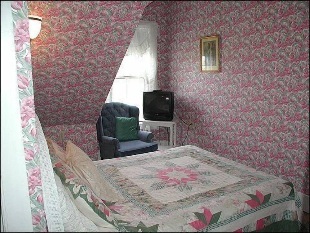 The Central House - photo 5