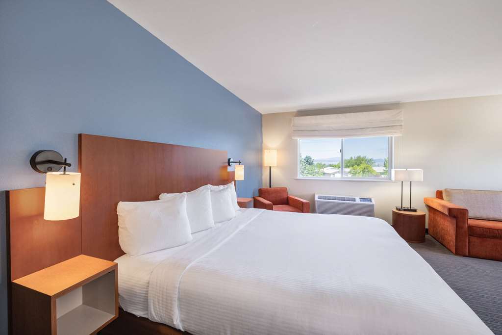 La Quinta Inn & Suites by Wyndham Helena - photo 14
