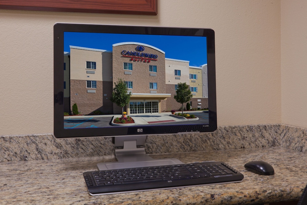 Candlewood Suites Perrysburg by IHG - photo 25