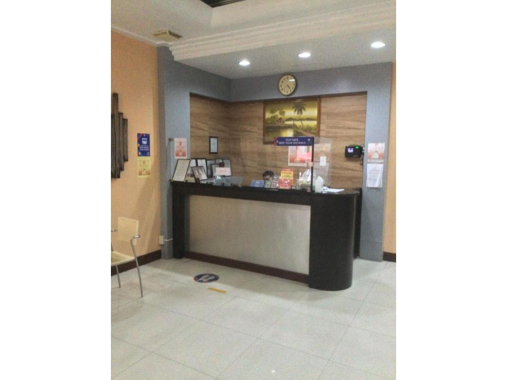 OYO 817 Vista Apartelle in Makati City, Philippines