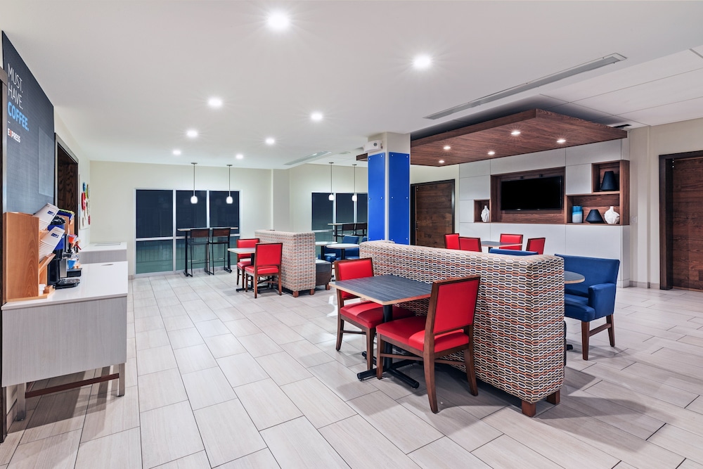 Holiday Inn Express & Suites Junction by IHG - photo 50