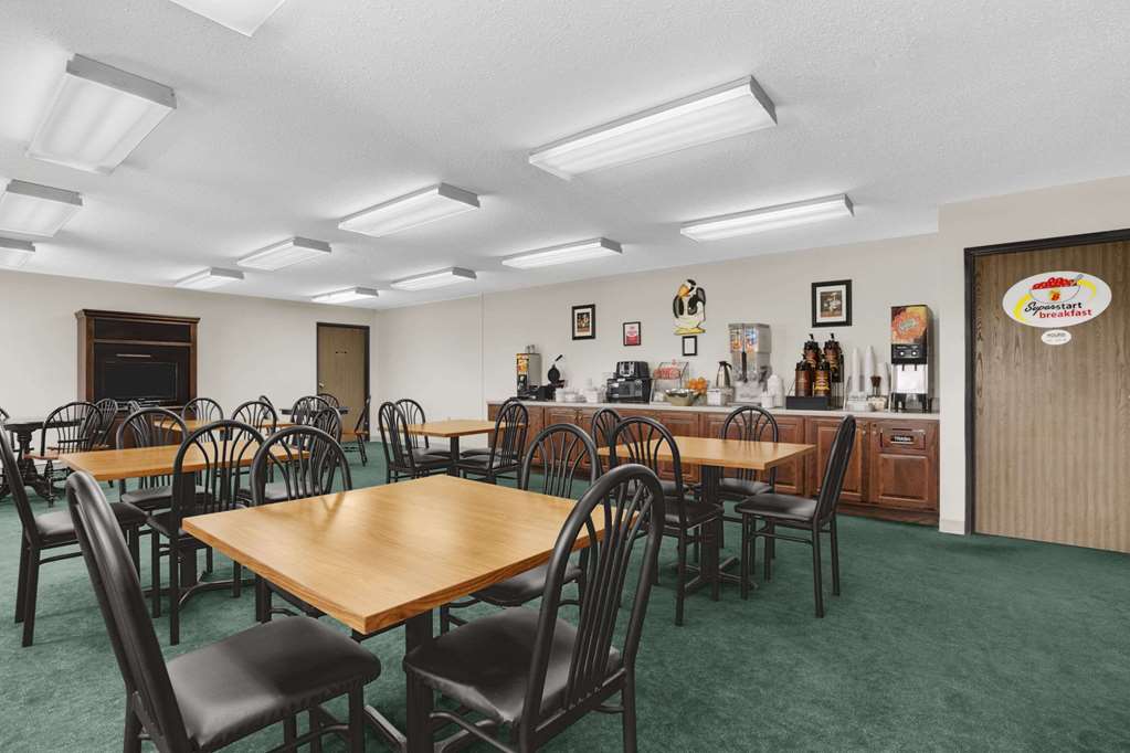 Super 8 by Wyndham Washington - photo 21