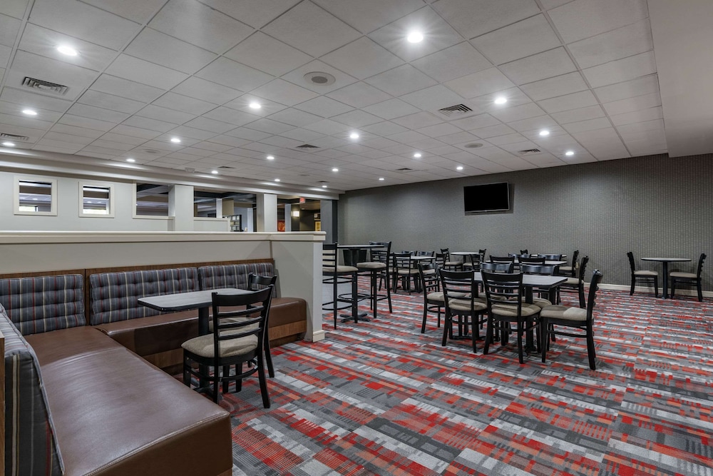 MainStay Suites Lexington I 75 - photo 33