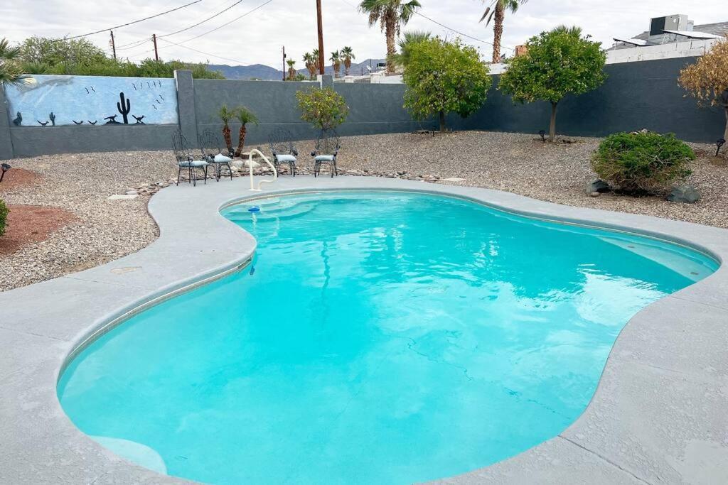 Spacious Getaway Pool Spa Sleeps 9 - last minute hotel in Unknown City