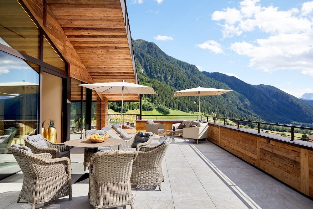 Chalet SALENA luxury lodge — 4-Star Luxury Hotel in San Candido, Italy