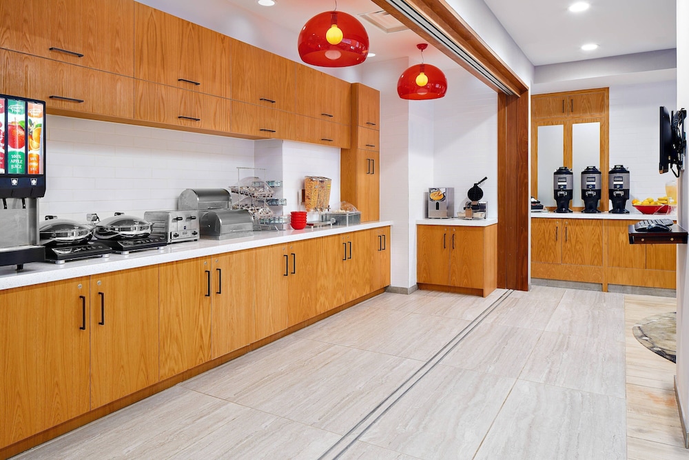 TownePlace Suites by Marriott New York Manhattan - photo 21