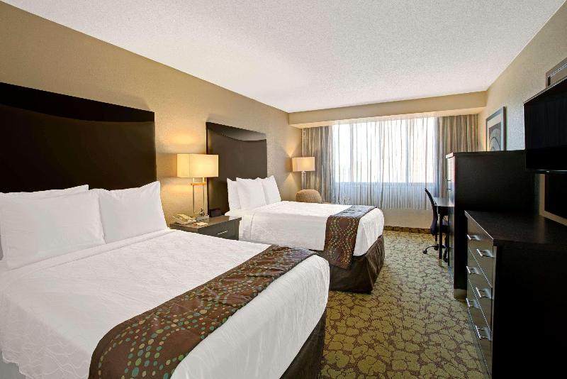 Ramada Plaza Charlotte Airport Hotel and Conference Center - photo 20