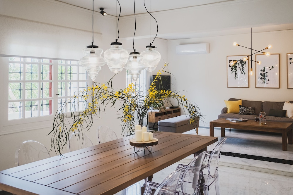 Mid Century Modern Villa Vintage Charm — 4-Star Luxury Hotel in Gerani, Greece