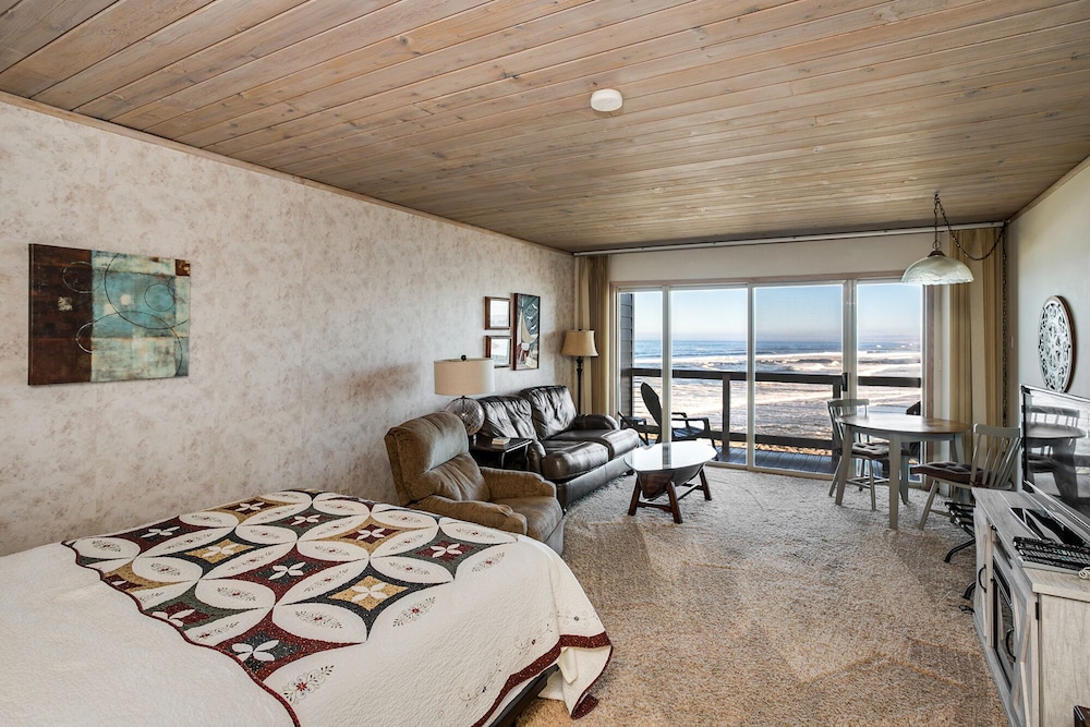 Lanai at the Cove - photo 20