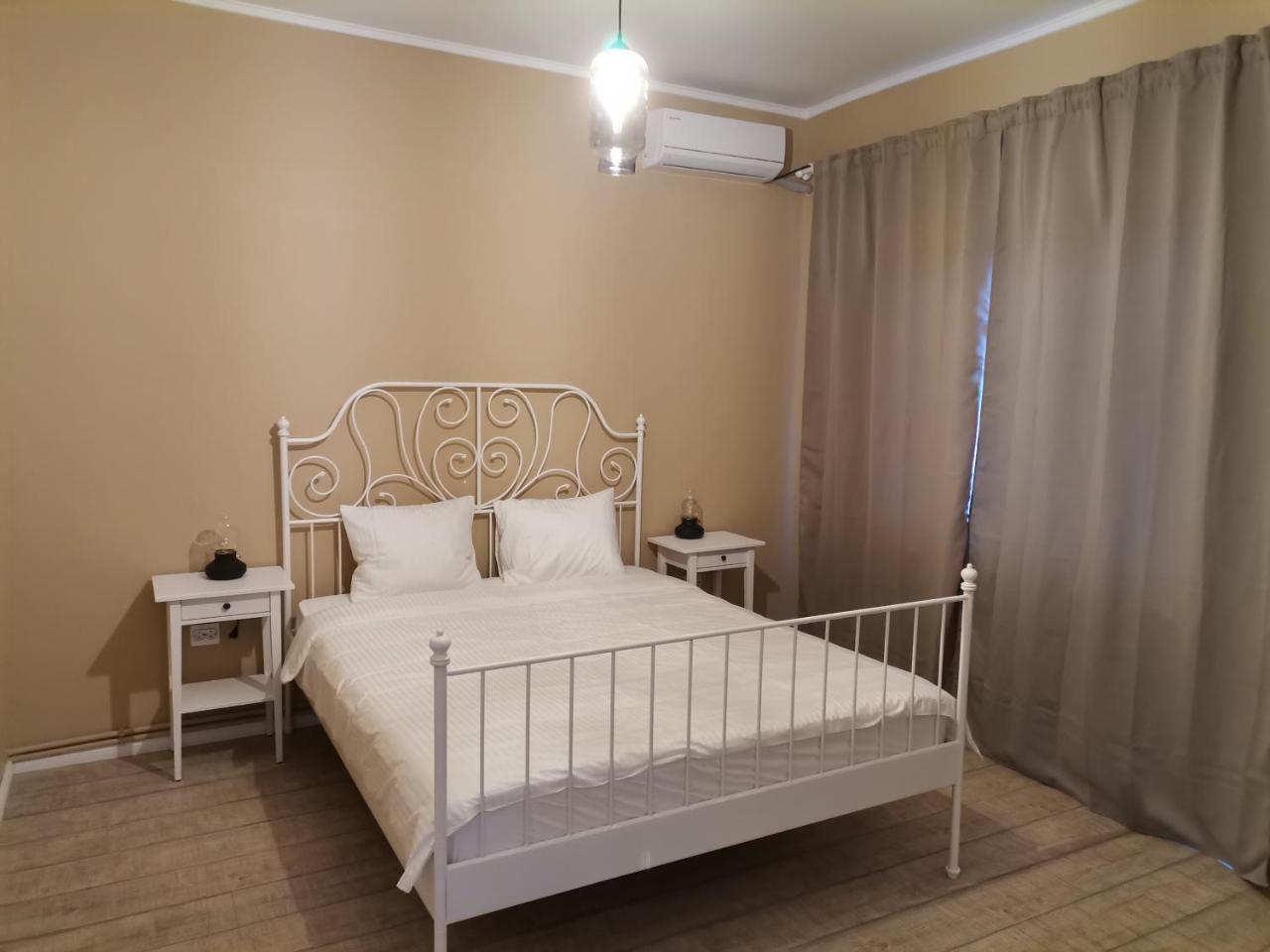 Resedinta Printeselor in Corbu, Romania