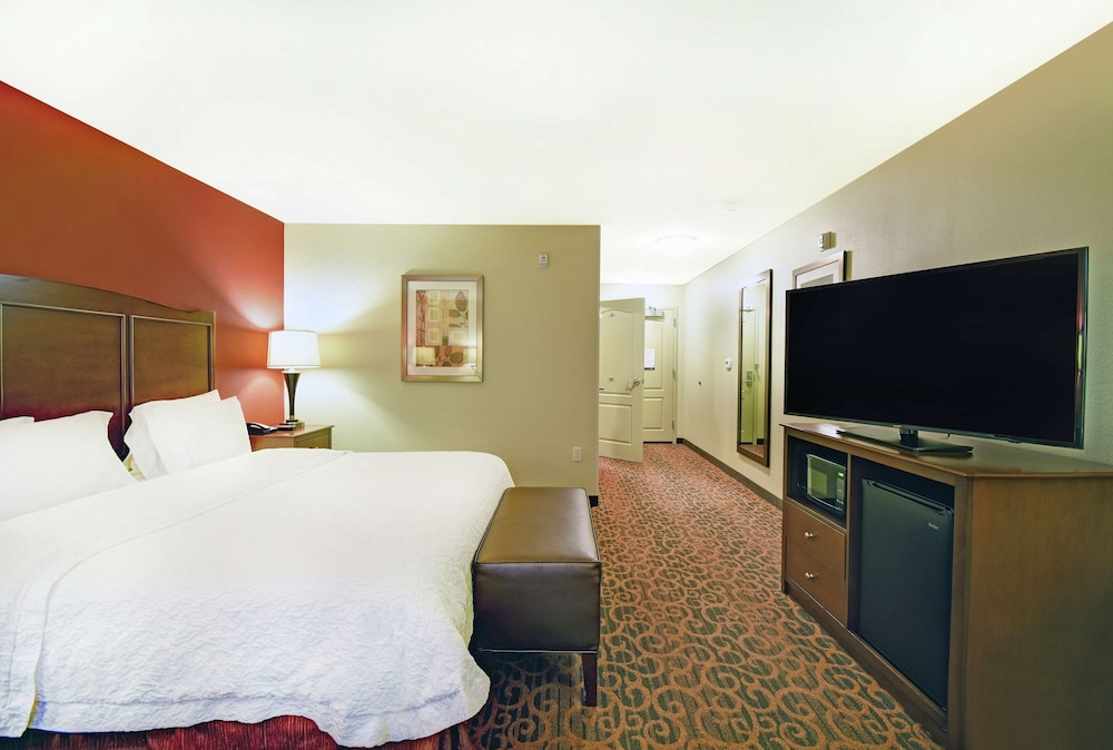 Hampton Inn Beloit - photo 13
