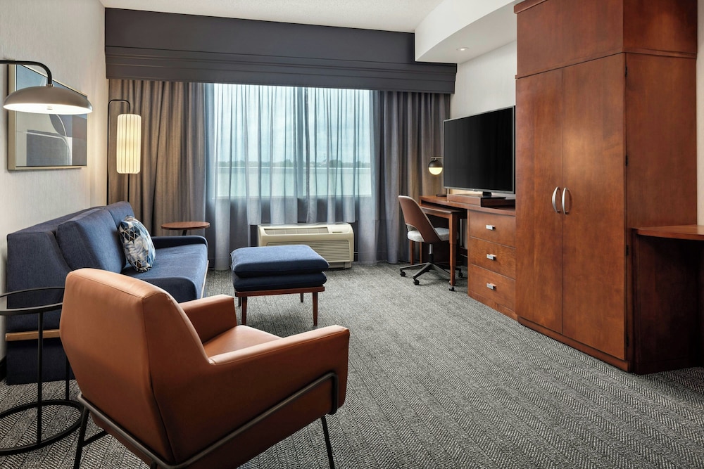 Courtyard by Marriott Minneapolis Maple Grove Arbor Lakes - photo 9