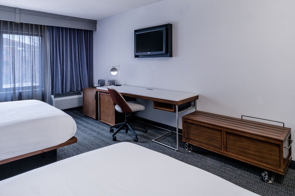 Courtyard by Marriott Salt Lake City Airport - photo 12