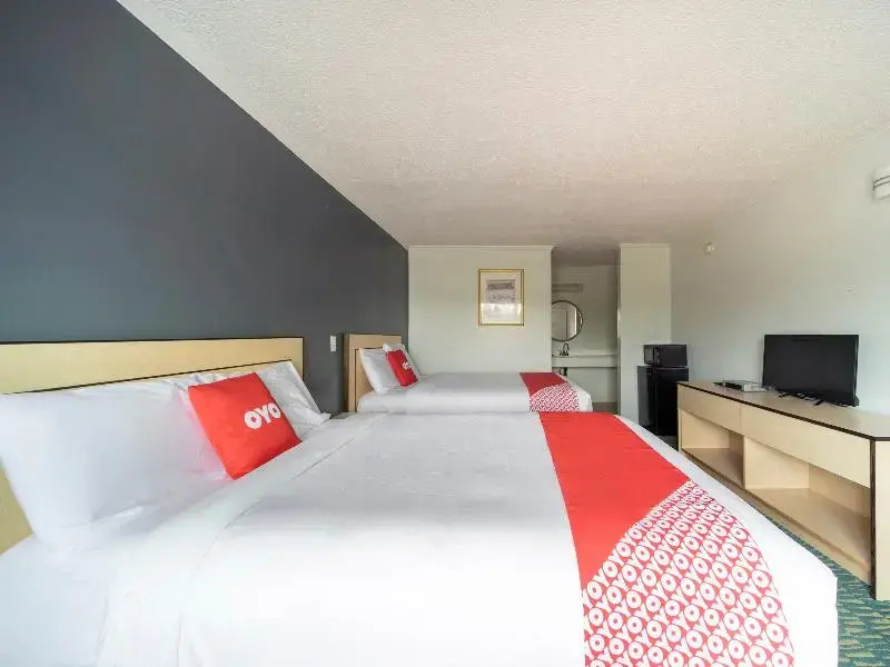 Gordon Highway Inn - photo 18