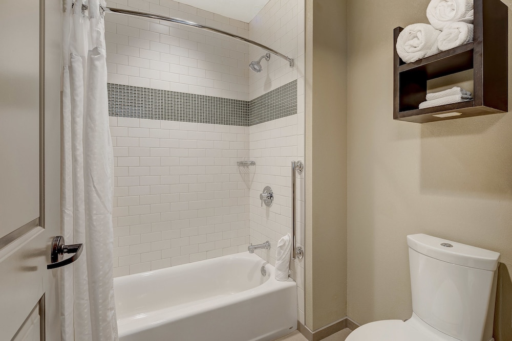Staybridge Suites Baltimore Inner Harbor by IHG - photo 77