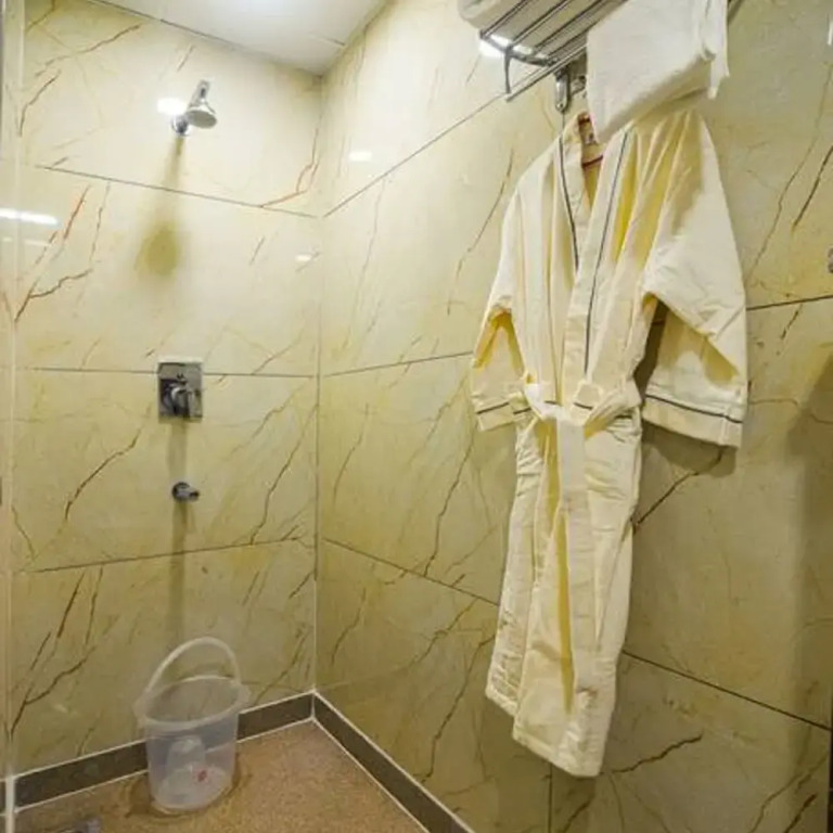 Glamorous 1 Bhk Apartment w Balcony Gym