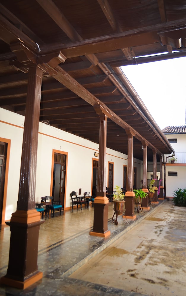 Hotel Villa de Flores — hotel in Uruapan