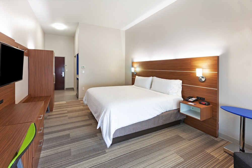 Holiday Inn Express Hotel & Suites Orange an IHG Hotel - photo 2
