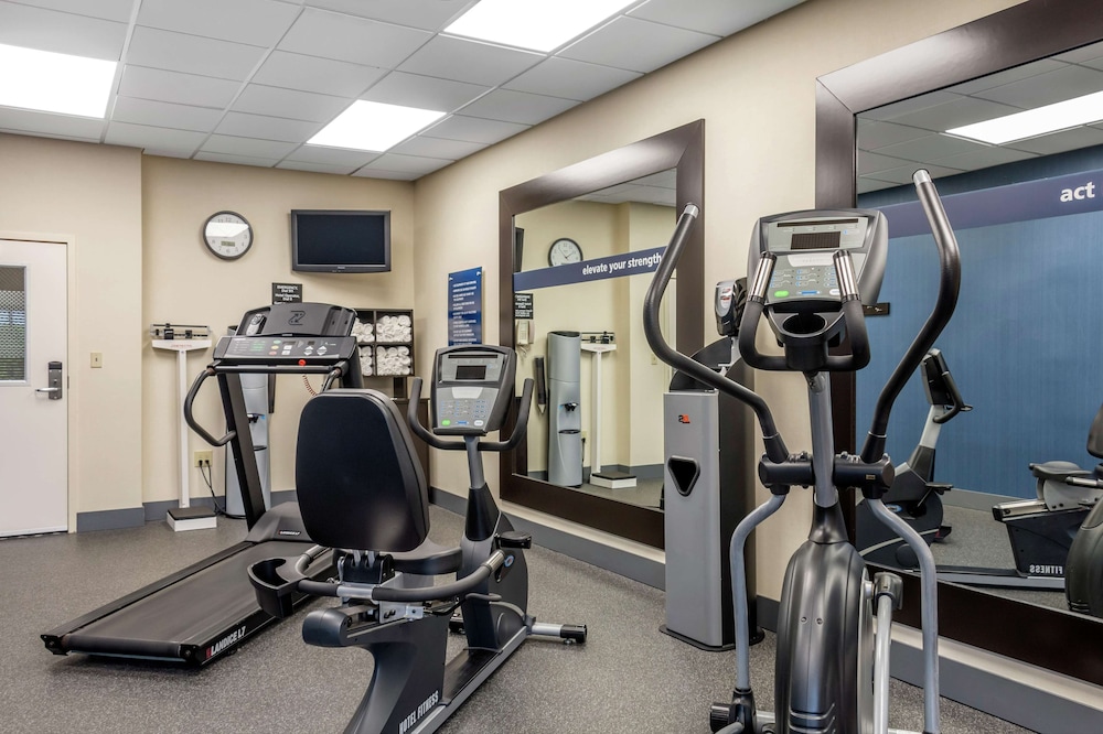 Hampton Inn Adel - photo 14