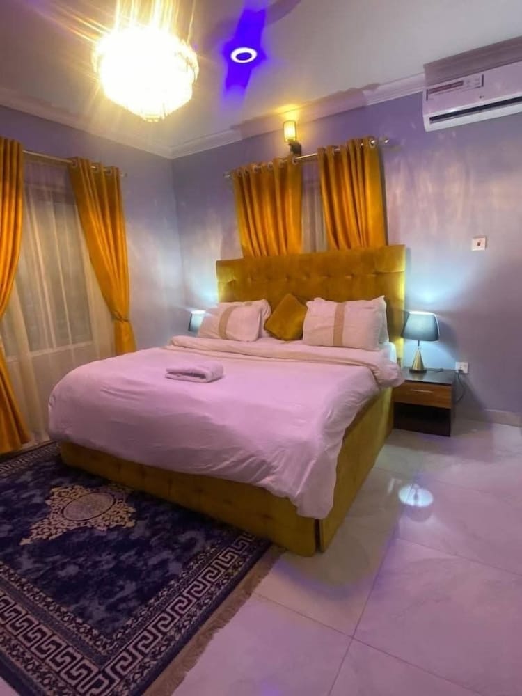 The Moonshine Residence — Nnewi — photo 2
