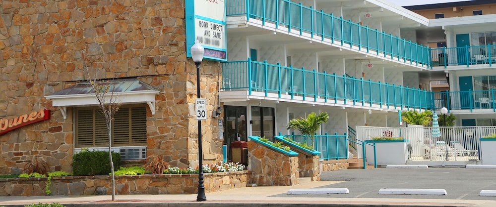 Dunes Suites Oceanfront - photo 3