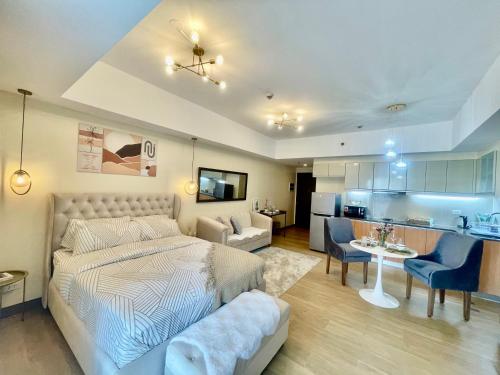 Cozy Place @ Venice Luxury Residences — 4-Star Luxury Hotel in Manila, Philippines