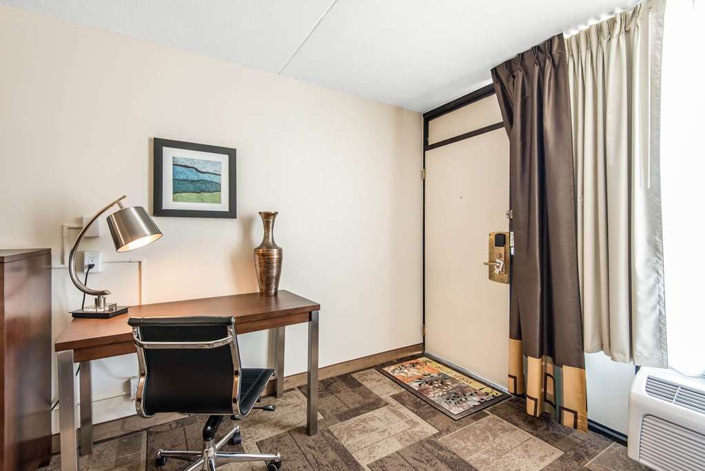 Econo Lodge Oak Grove Blue Springs - photo 7
