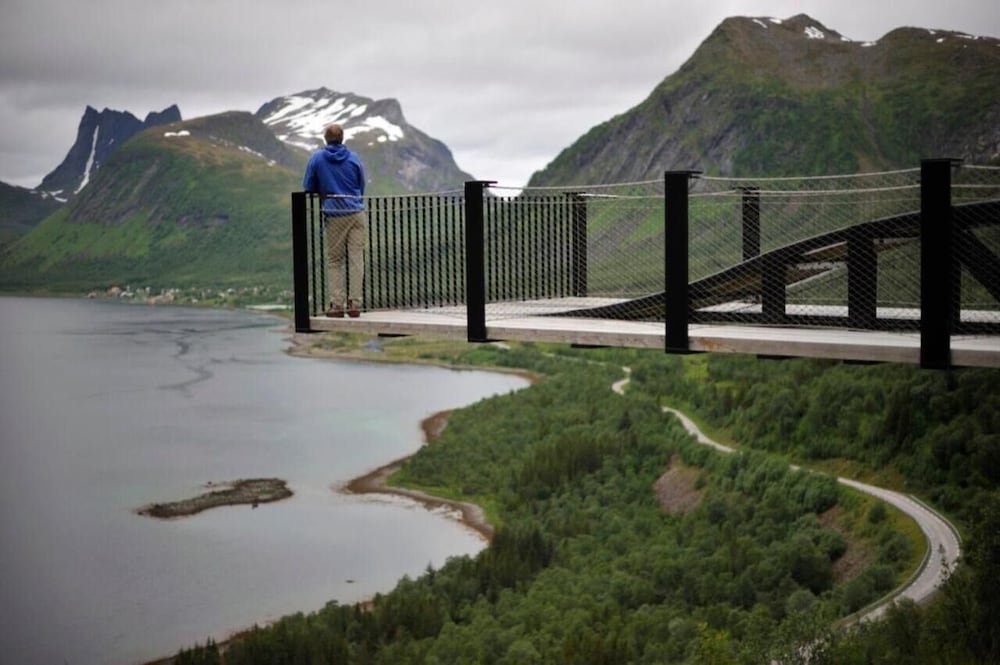 Senja hotel - carbon neutral hotel in Finnsnes