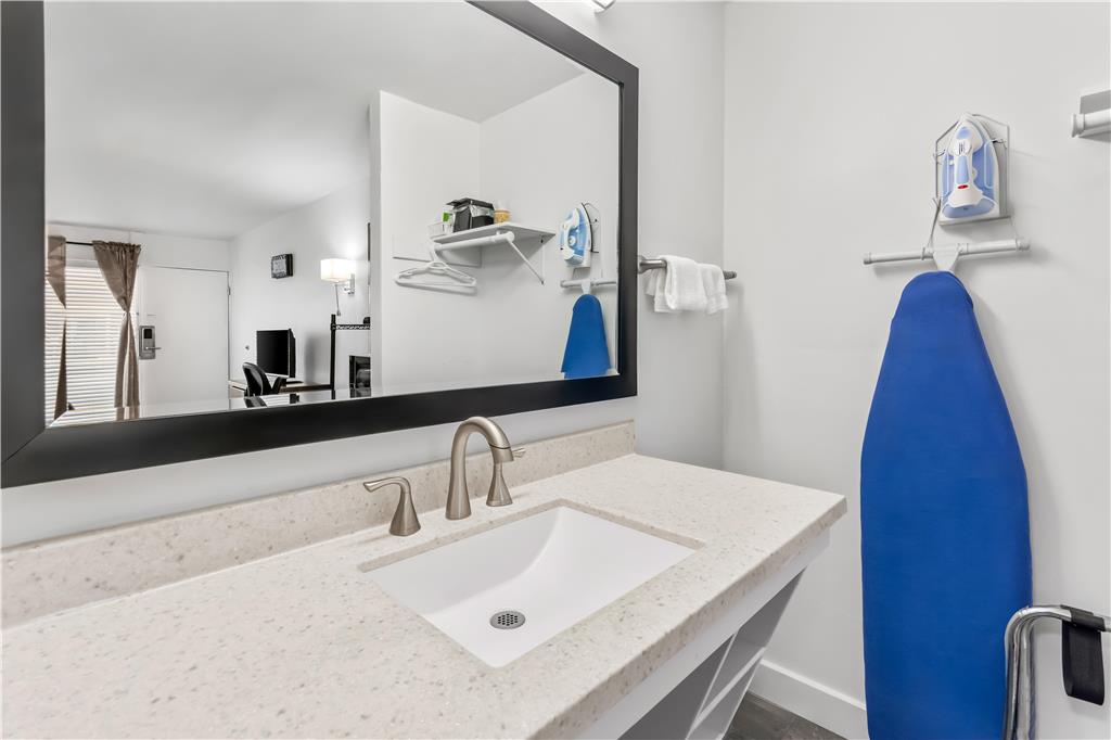 Americas Best Value Inn & Suites Williamstown - photo 25