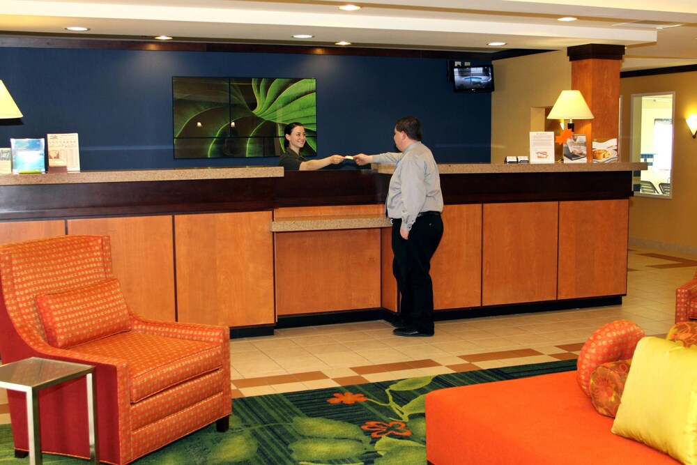 Fairfield Inn and Suites by Marriott Marion - photo 13