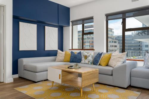 Backup Powered Bantry Bay View 2 Bed Apartment — 4-Star Luxury Hotel in Cape Town, South Africa