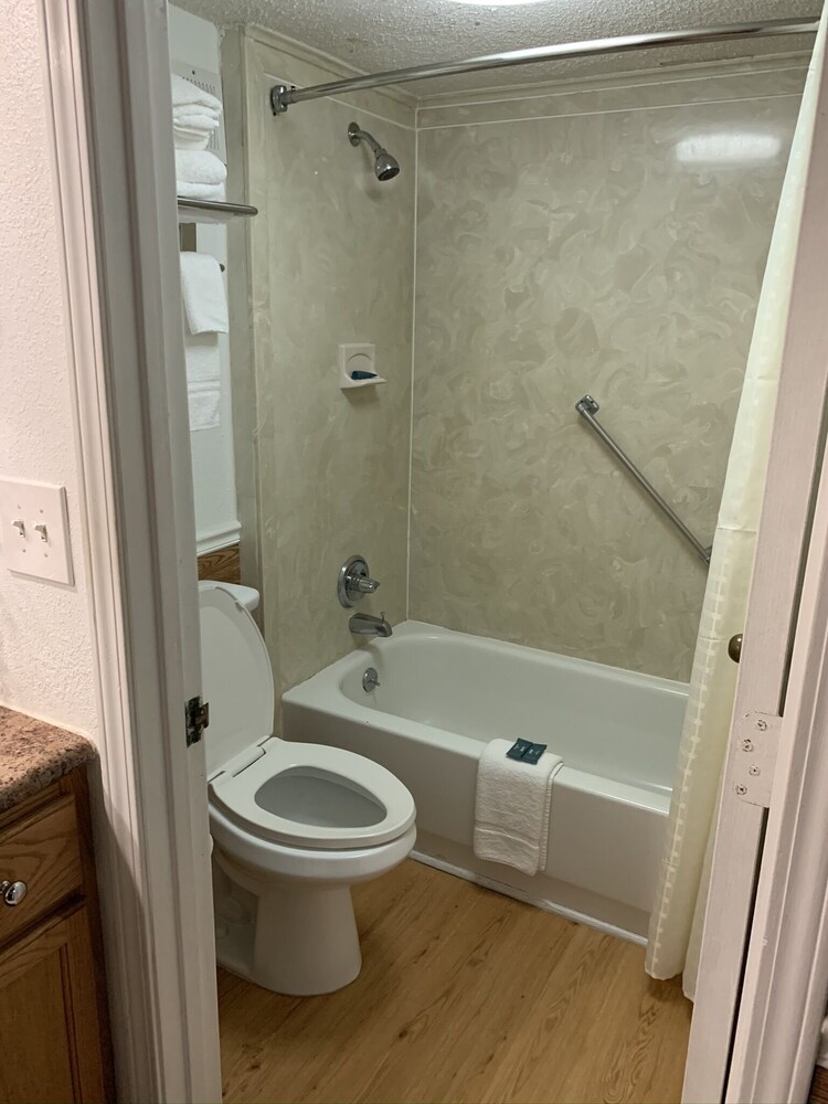 Hallmarc Inn & Suites of West Memphis - photo 10