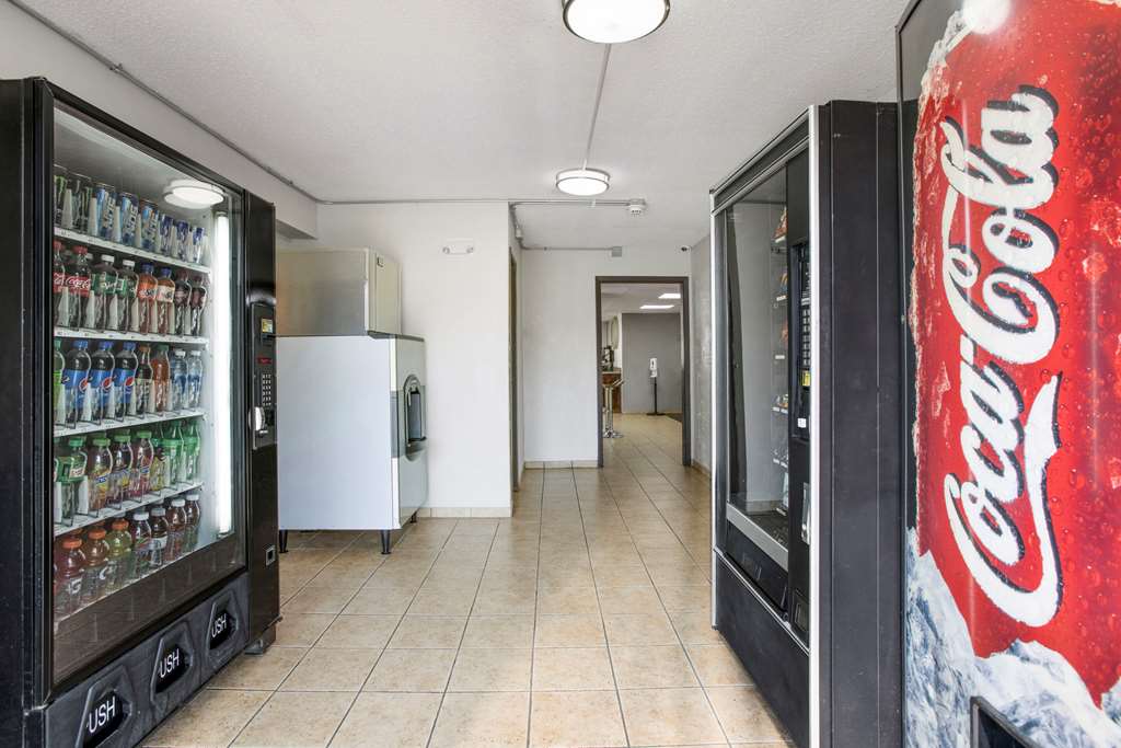 Rodeway Inn & Suites Grand Rapids Southeast - photo 32