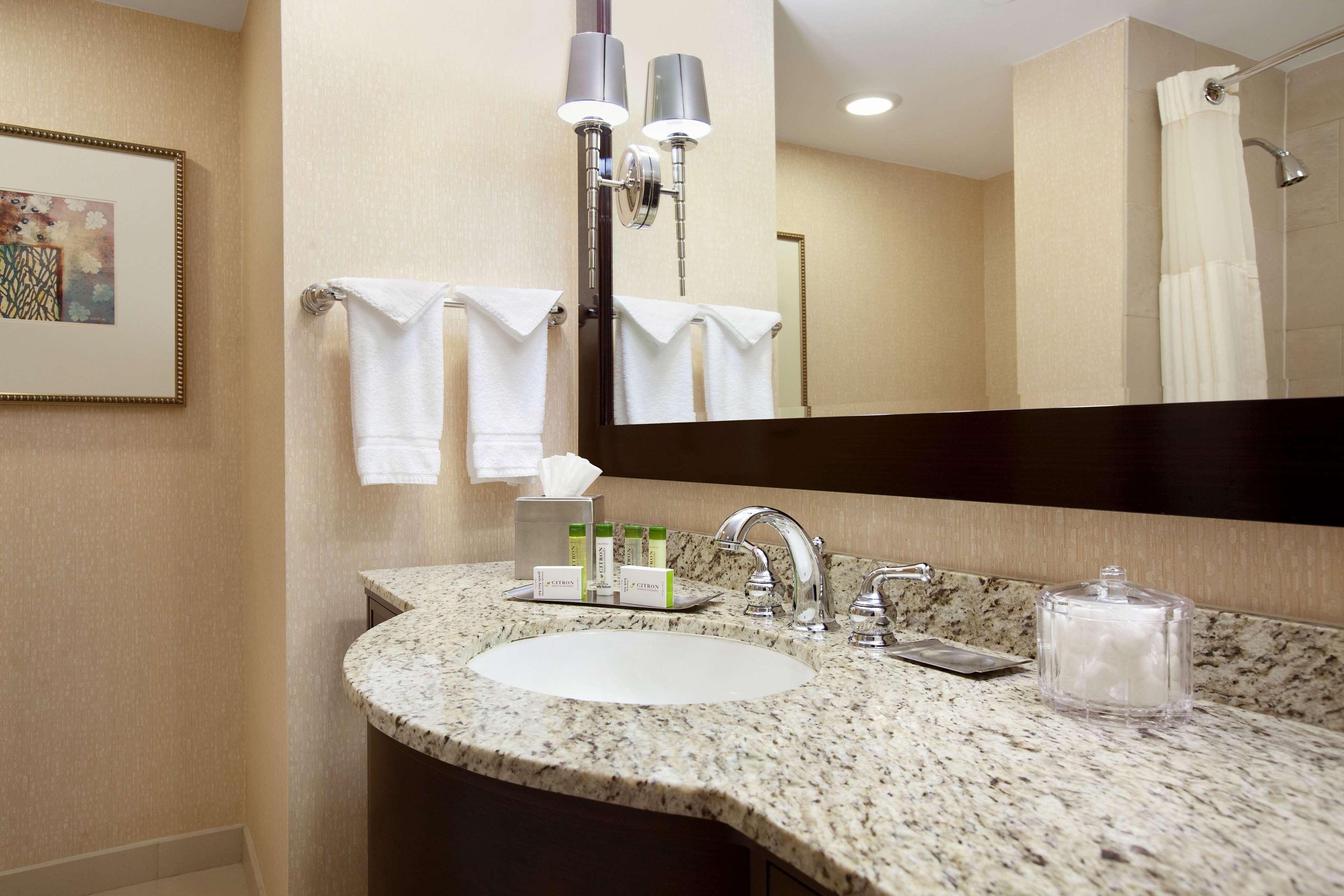 DoubleTree by Hilton Hotel Boston Bedford Glen - photo 15
