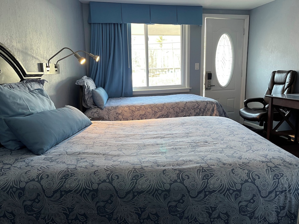 Hitching Post Country Motel - photo 8